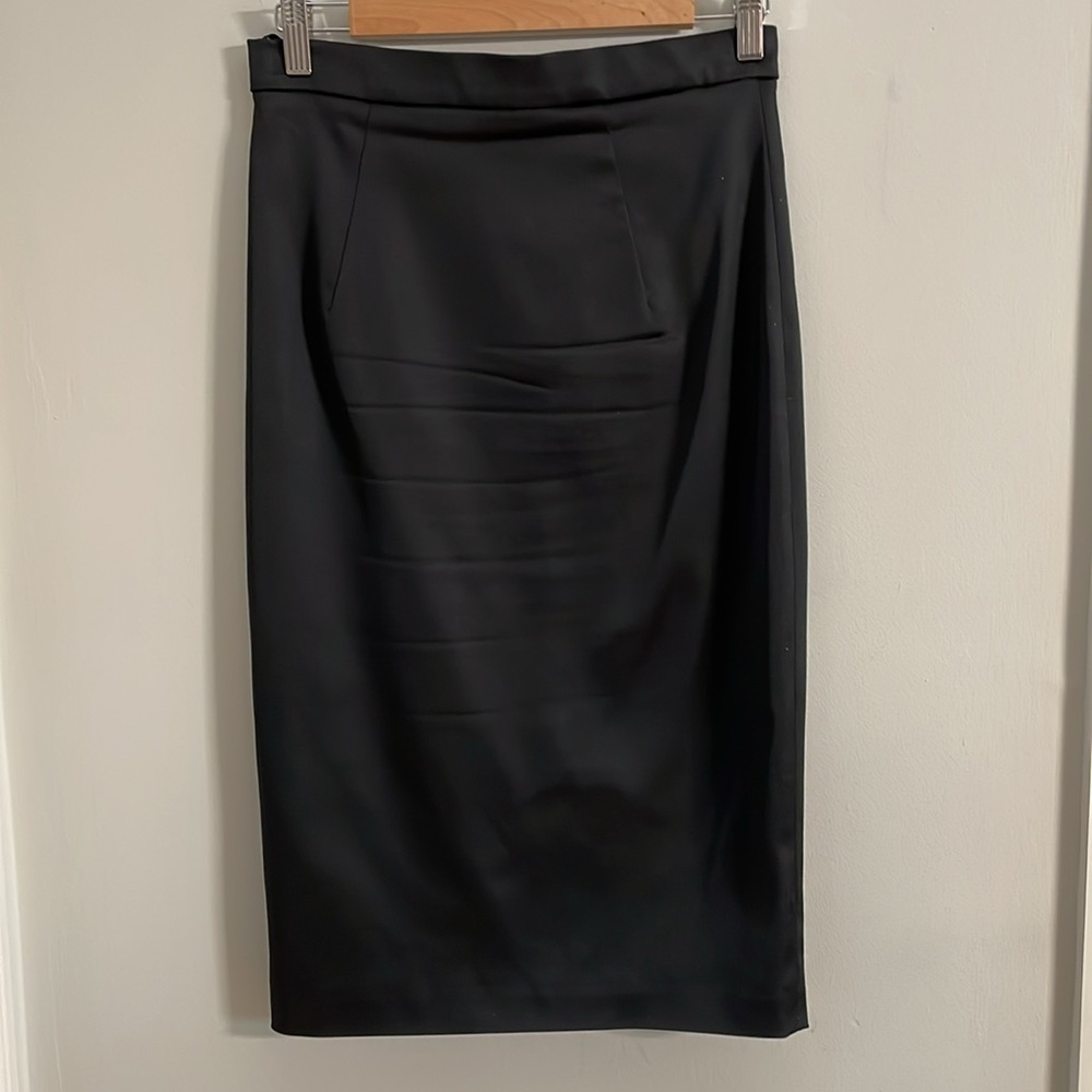 Dolce & Gabbana Black Slim Pencil Skirt, authenticated, excellent condition!